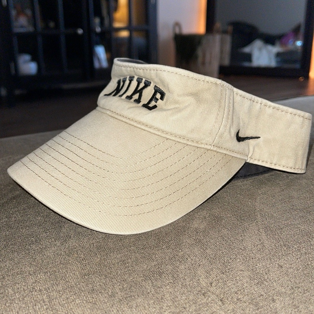 Niki Visor